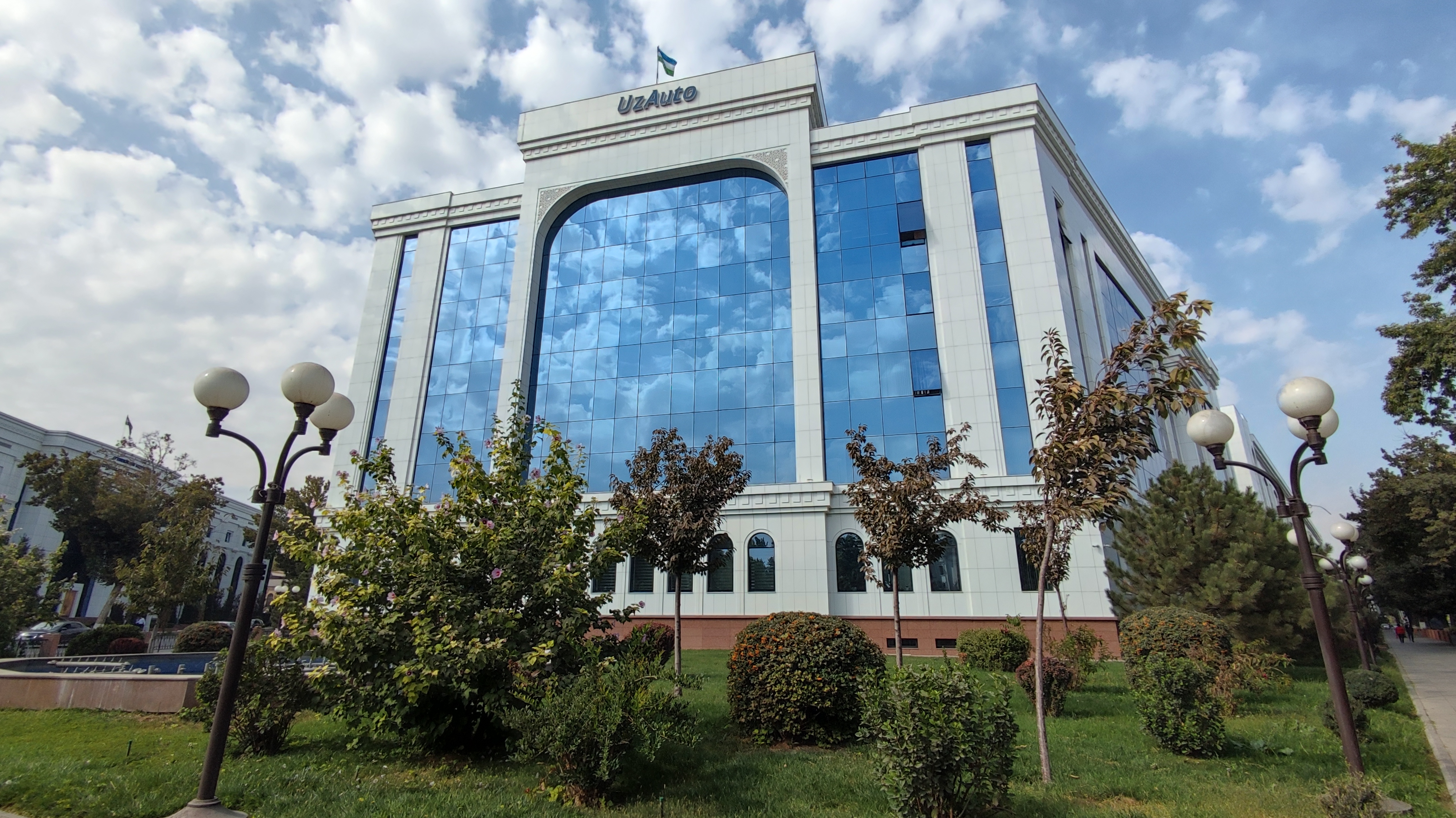 Компании «Узавтосаноат» и «UzAuto Motors» получили статус АССА Approved Employer