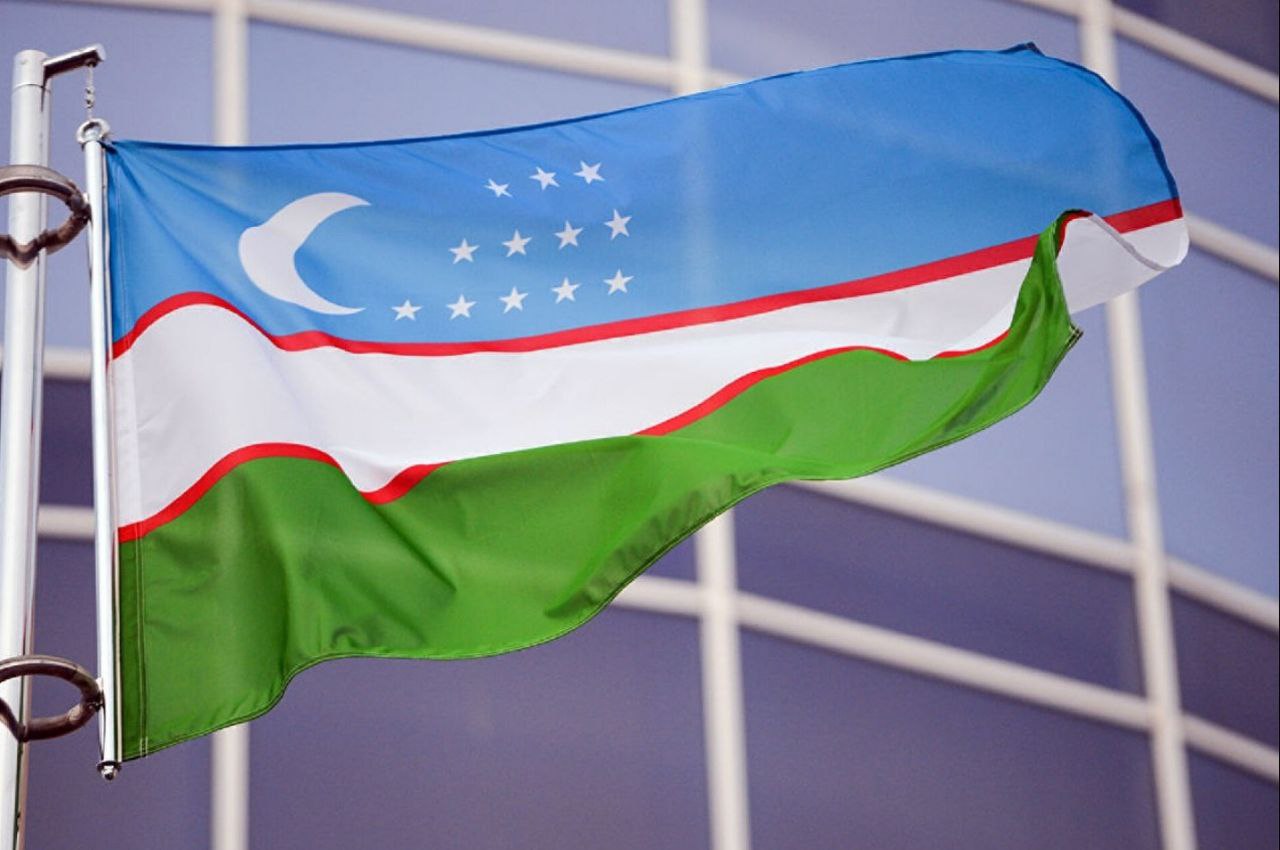 18 ноября 1991 года был принят Закон «О Государственном флаге Республики Узбекистан».