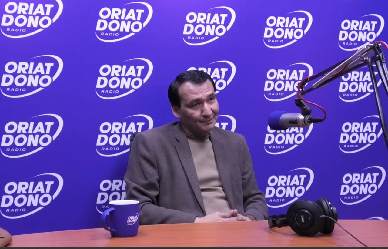 Oriat Dono radiosida Elektromobillar infratuzilmasi bo'yicha suhbat
